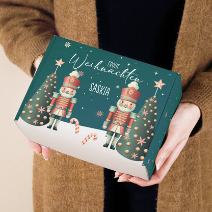 Geschenkverpackung mit Name personalisiert & Nussknacker-Motiv bedruckt