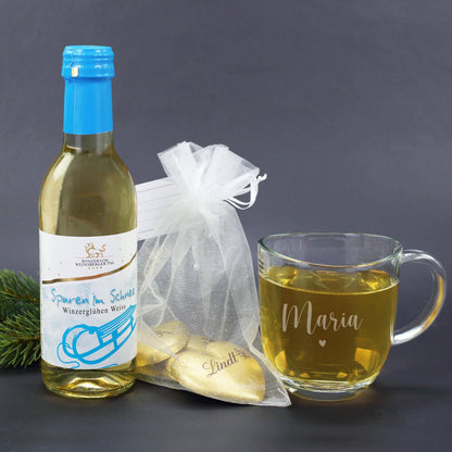 Graviertes Teeglas, Lindt Schokoherzen & kleine Flasche Glühwein