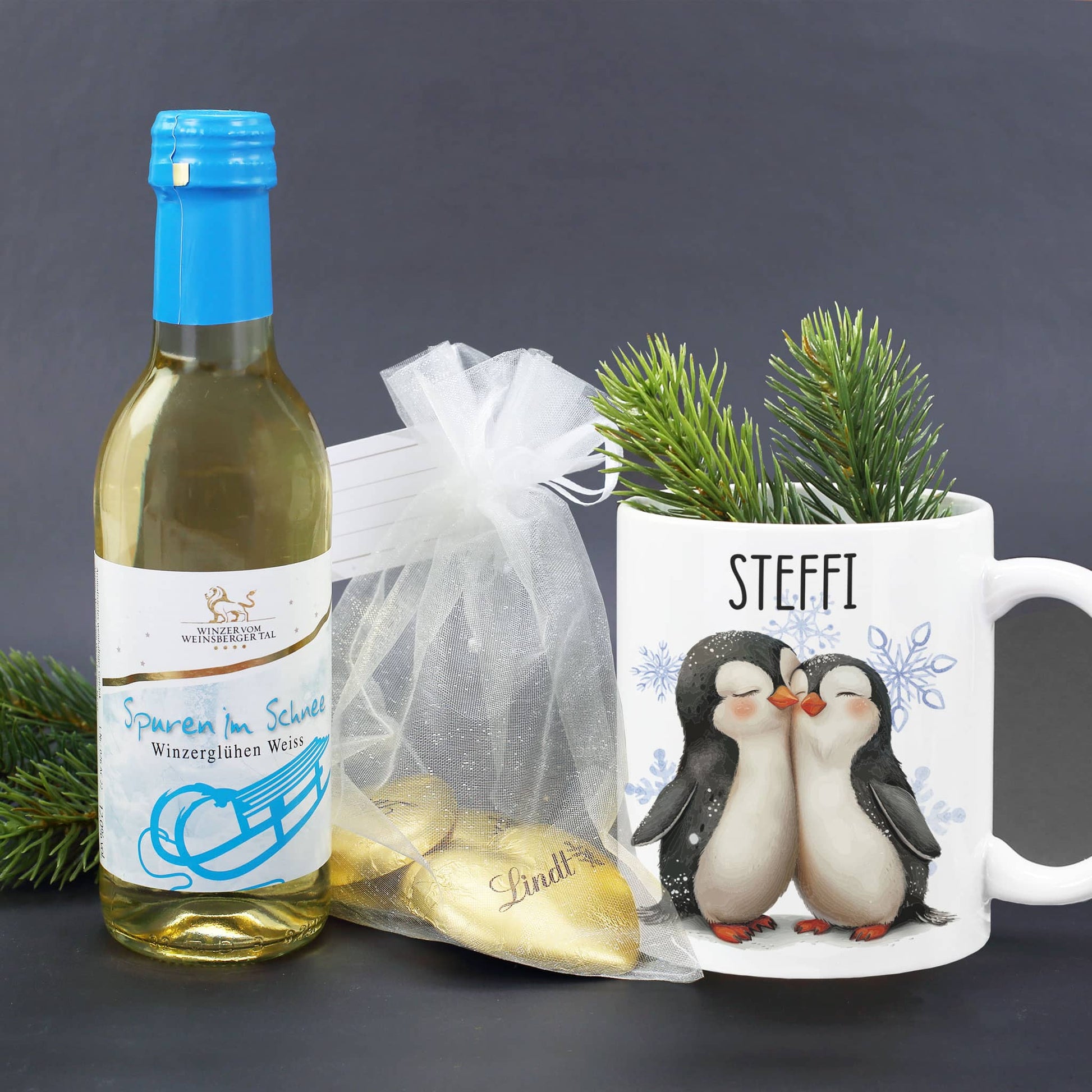 Kleine Flasche Glühwein, Schokoherzen & Tasse mit Name personalisiert