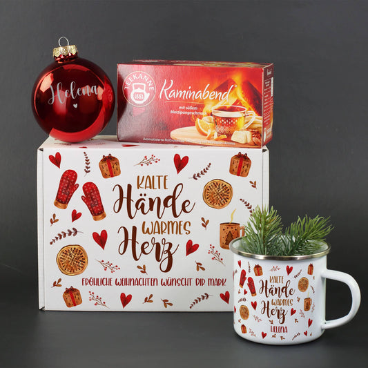 Weihnachtsgeschenkset mit Emailletasse, Tee, gravierte Christbaumkugel und Geschenkbox