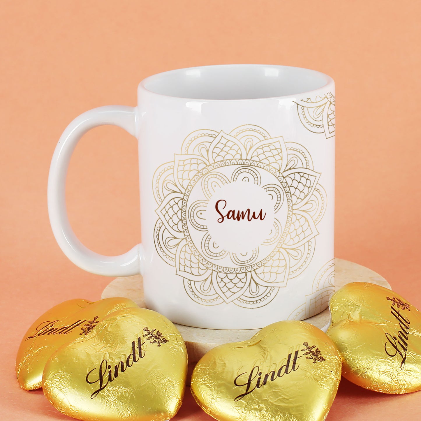 Geschenkset zu Ramadan mit personalisierter Tasse im Mandala-Design und süßer Füllung nach Wahl