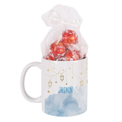 Geschenkset zu Ramadan mit personalisierter Tasse im Laternen-Design und süßer Füllung nach Wahl