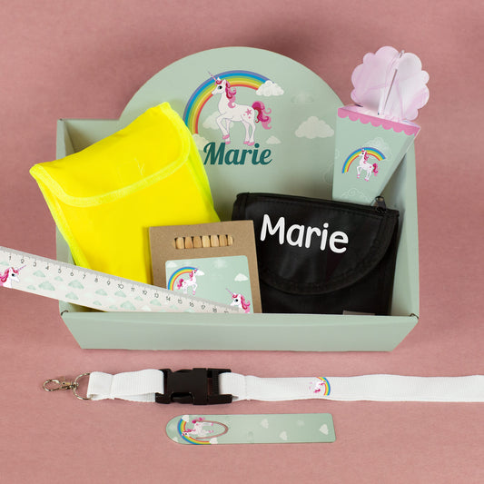 Personalisierter Geschenkkorb mit Einhorn und Name – gesamter Inhalt