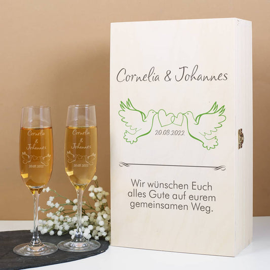 Gravierte Sektgläser als Geschenkset zur Hochzeit
