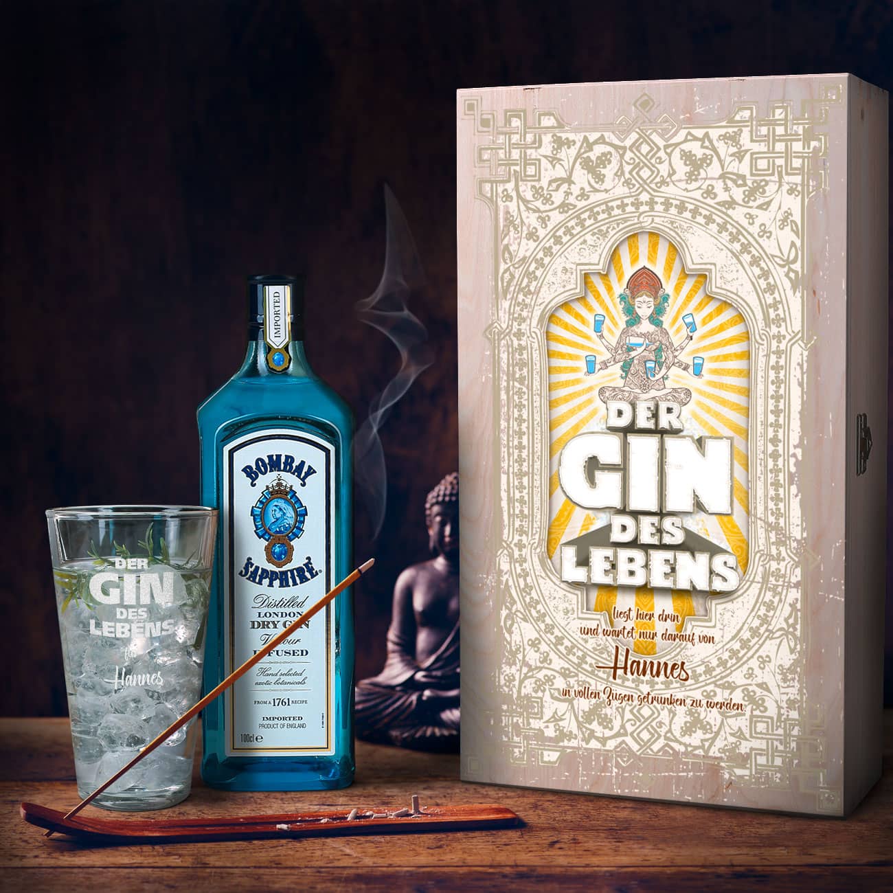 Geschenk-Set für Gin-Liebhaber mit Bombay Sapphire Gin graviertem Glas und bedruckter Holzkiste