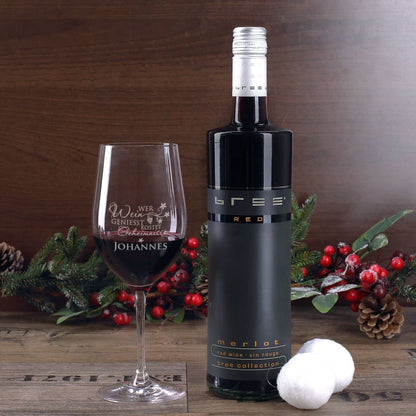 Graviertes Weinglas und BREE Weinflasche
