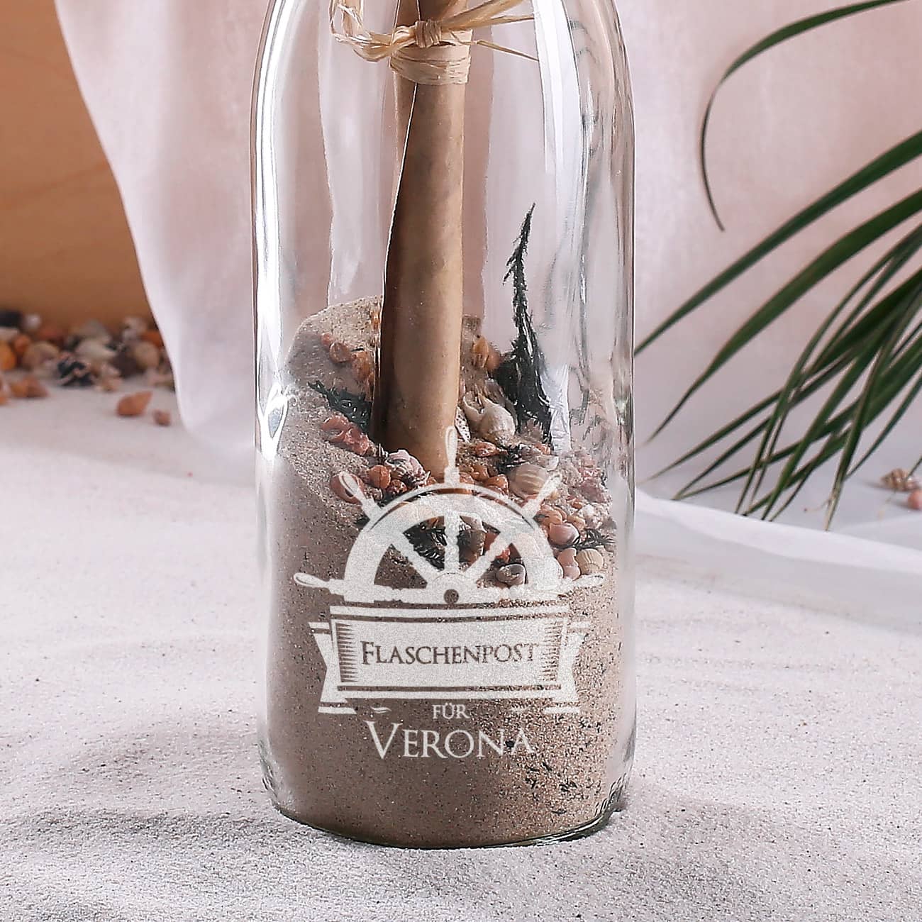 Maritime Gravur mit Ihrem Wunschnamen auf einer Flaschenpost