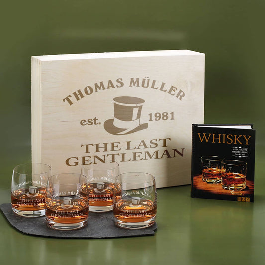 Holzkiste mit vier personalisierten Whiskygläsern und Buch über Whisky