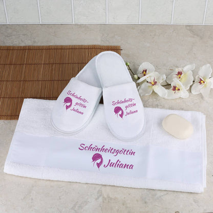 Wellness Set Schönheitsgöttin aus Handtuch und Slippern