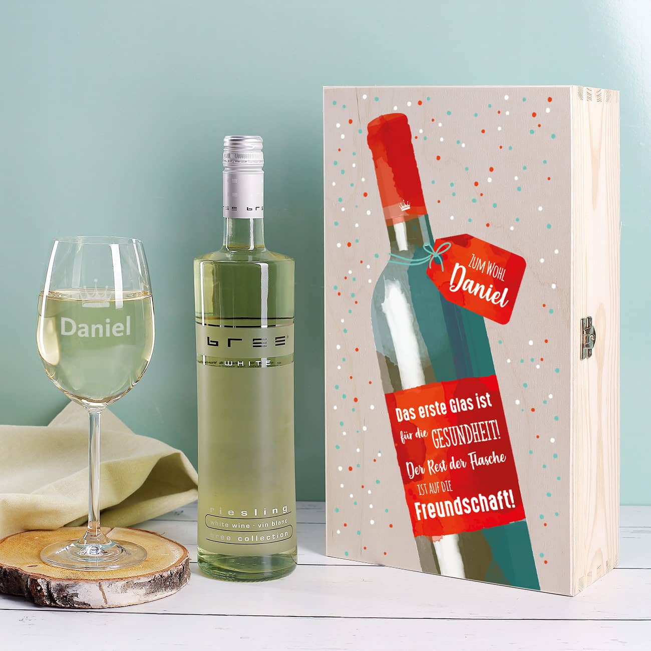 Weissweinset - Auf die Freundschaft mit graviertem Glas in edler Holzverpackung