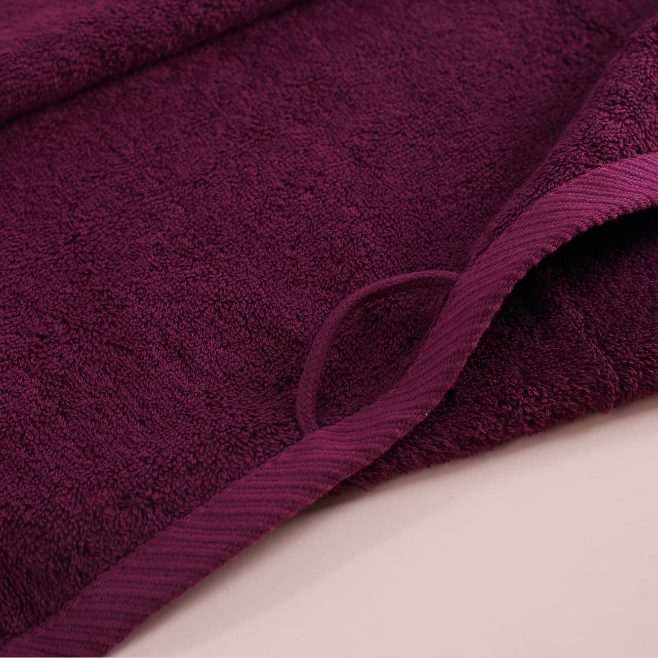 Beste Mama - brombeerfarbenes Handtuch - Detail