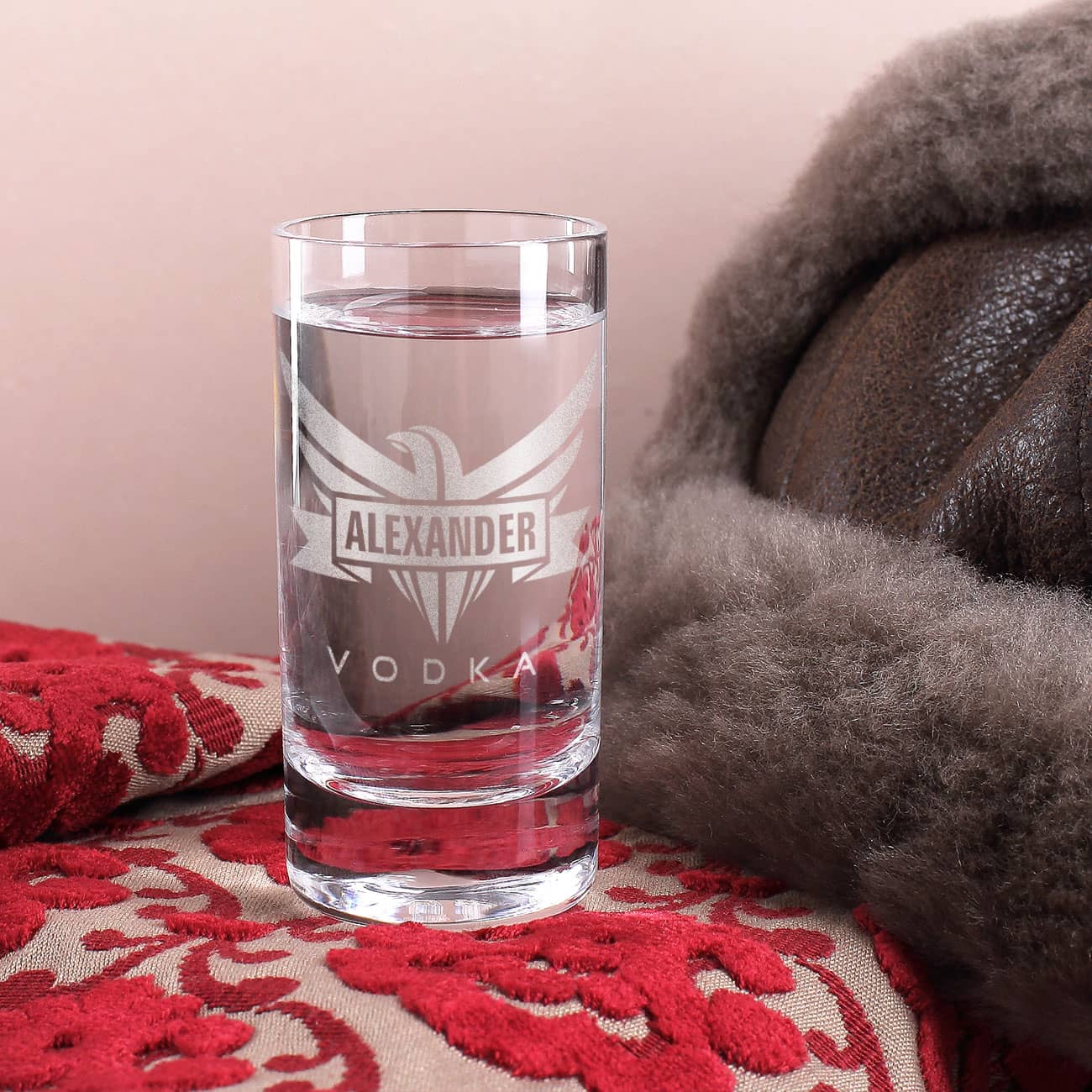 mit Wunschname und Adler graviertes Vodka-Glas