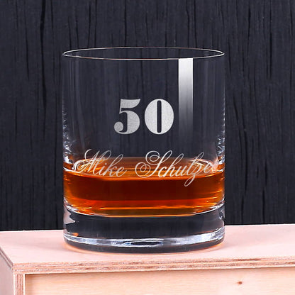 graviertes Whiskyglas mit Alter und Name