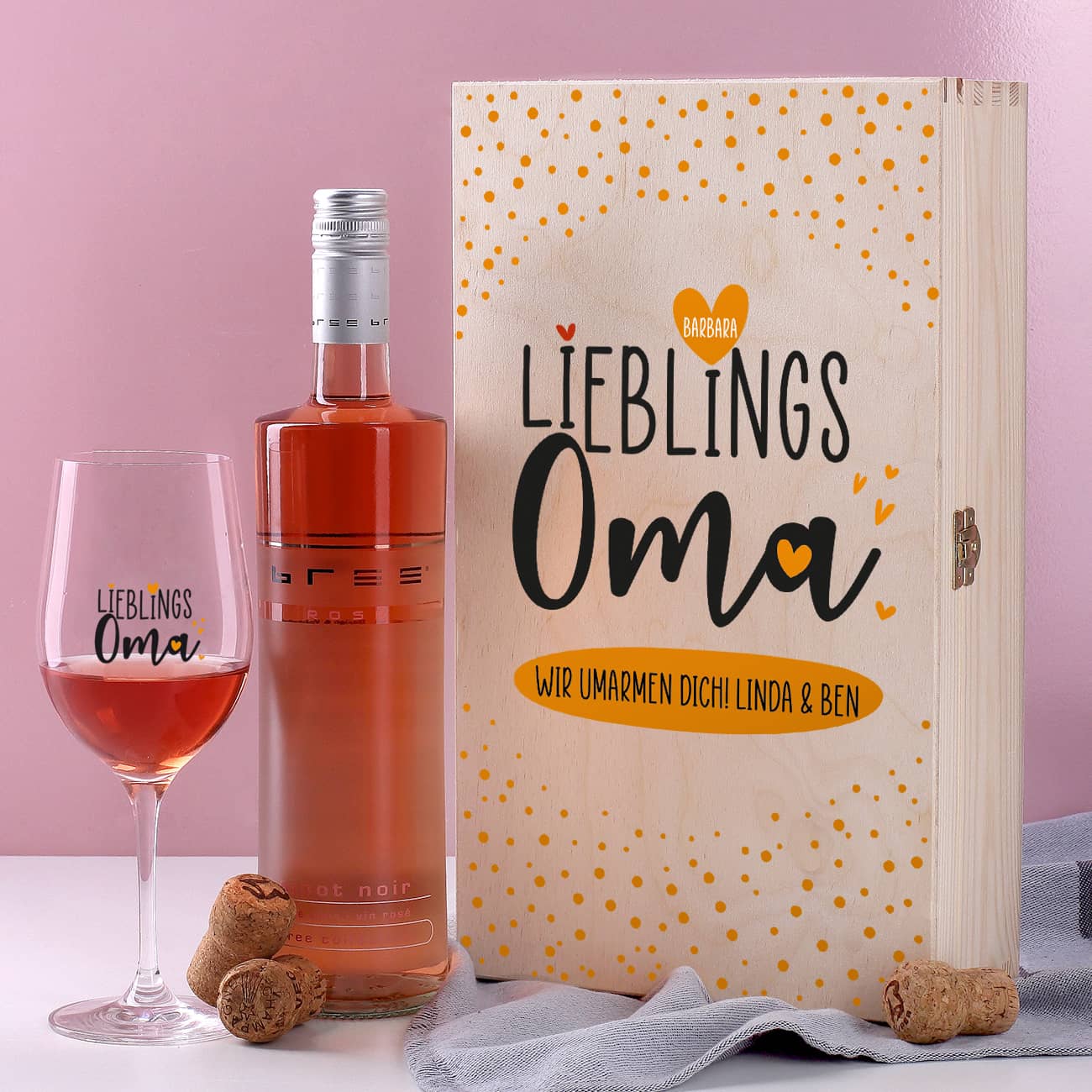 Lieblingsoma - Weingeschenk mit bedrucktem Glas in edler Holzverpackung