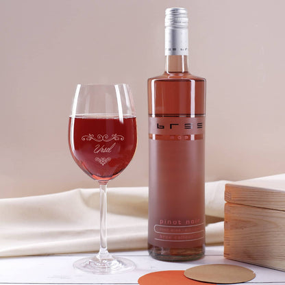 Persönlich graviertes Weinglas mit BREE Weinflasche