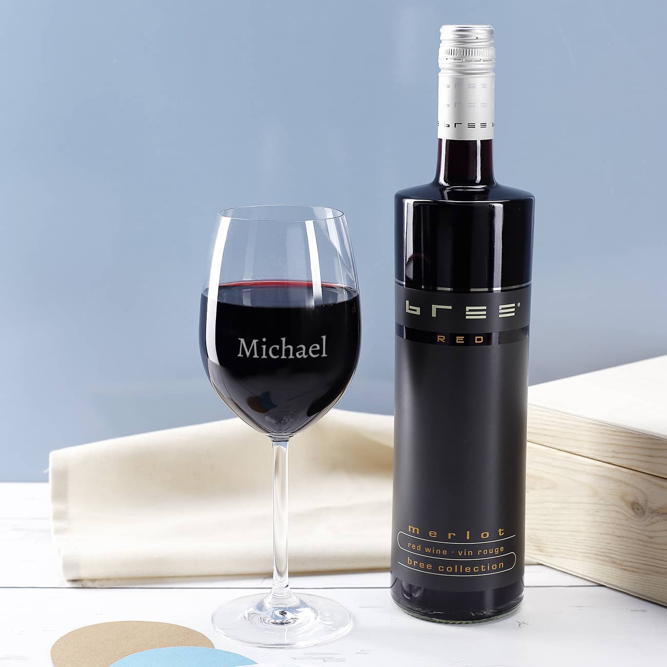 Graviertes Weinglas von Leonardo und Weinflasche Ihrer Wahl