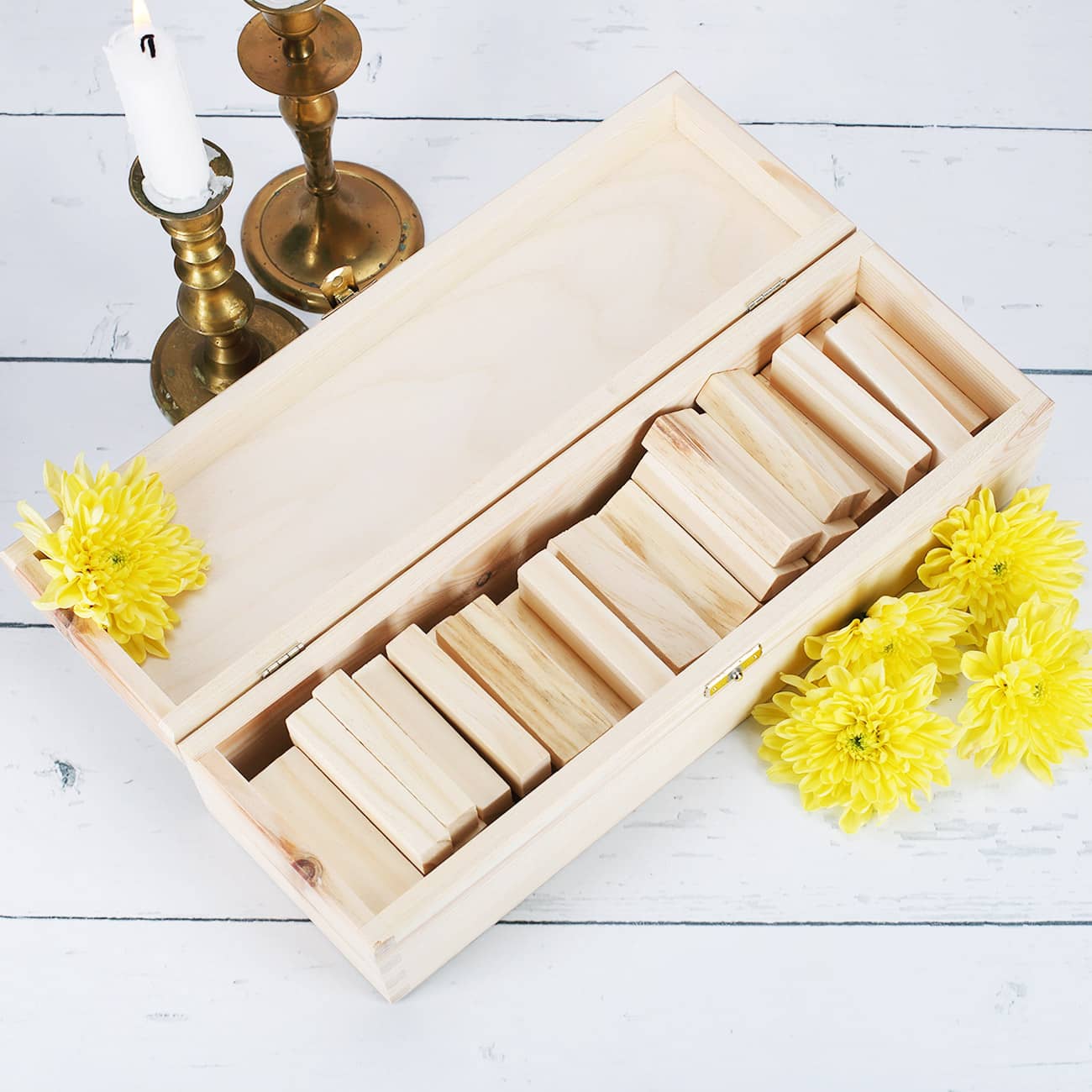 Holzbox mit 60 Holzwürfeln
