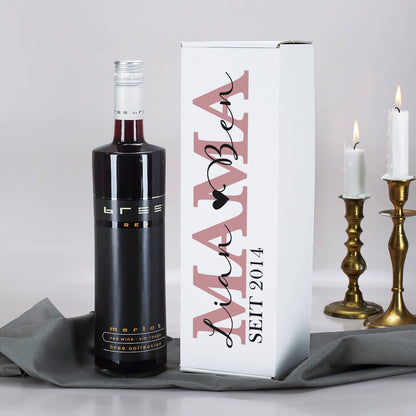 Verpackung mit BREE Weinflasche für Mamas mit Wunschtext und Jahr