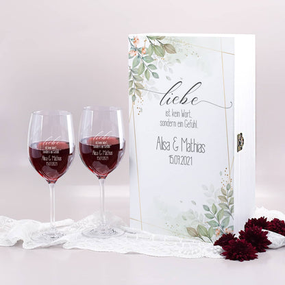 Bedruckte Geschenkbox zur Hochzeit "Liebe ist kein Wort, sondern ein Gefühl"