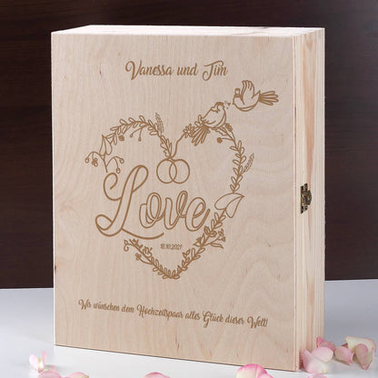gravierte Holzbox mit Line Art, Ihren Wunschnamen, Wunschtext und Datum Ihrer Wahl