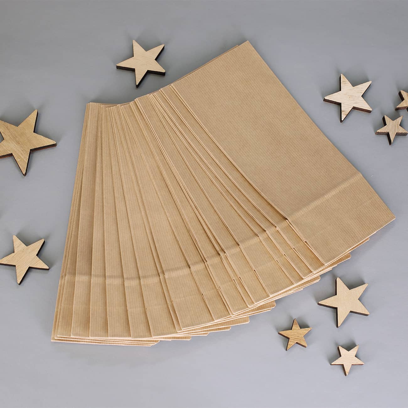 24 Papiertüten für den Adventskalender