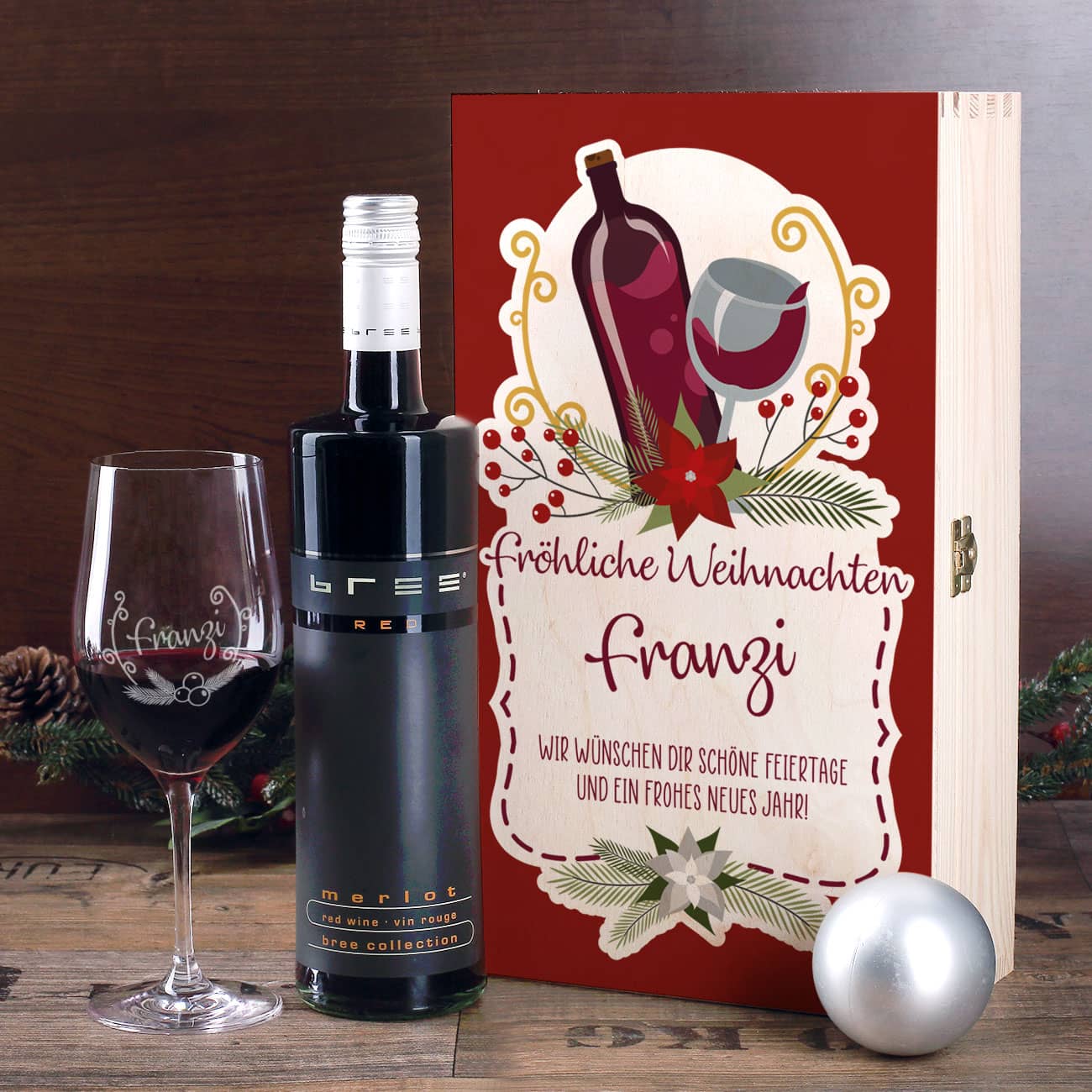Geschenkbox mit Rotwein und graviertem Weinglas