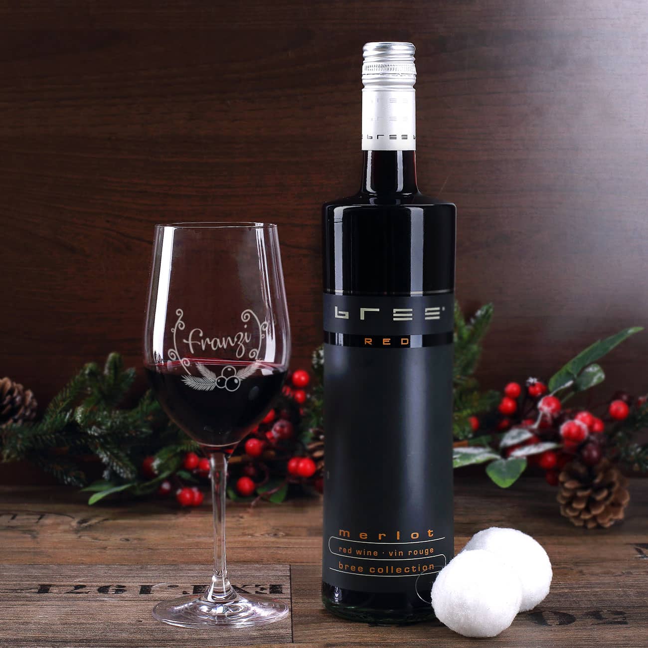 Rotweinglas mit Namensgravur und 0,75 l Merlot Rotwein