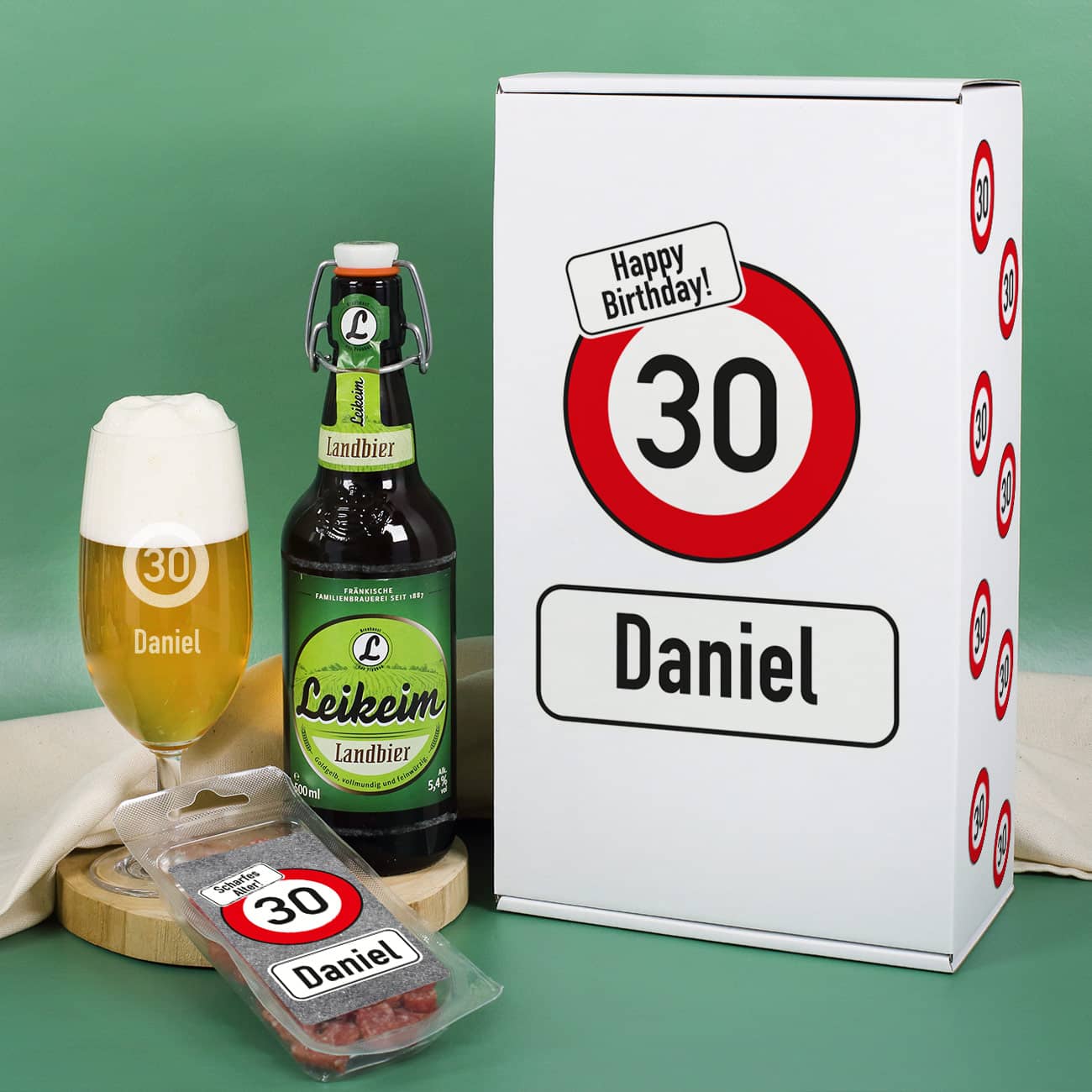 persönliches Geschenkset zum Geburtstag mit Verkehrszeichen 