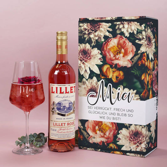 Geschenkset mit Lillet Rosé, graviertem Weinglas und Vintage Geschenkverpackung