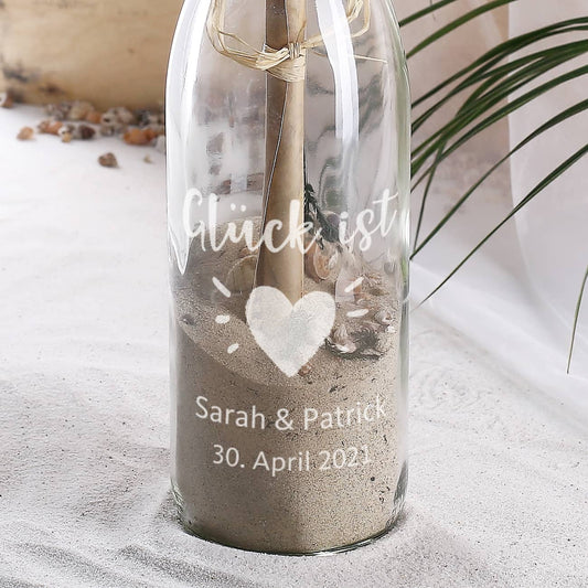 Glück ist... Flaschenpost mit 2 Zeilen Wunschtext graviert