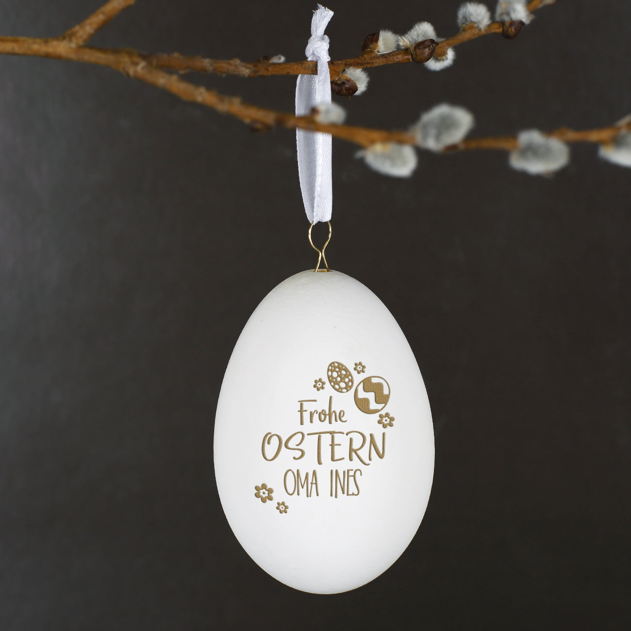 Osterei mit Ostermotiv und Name graviert
