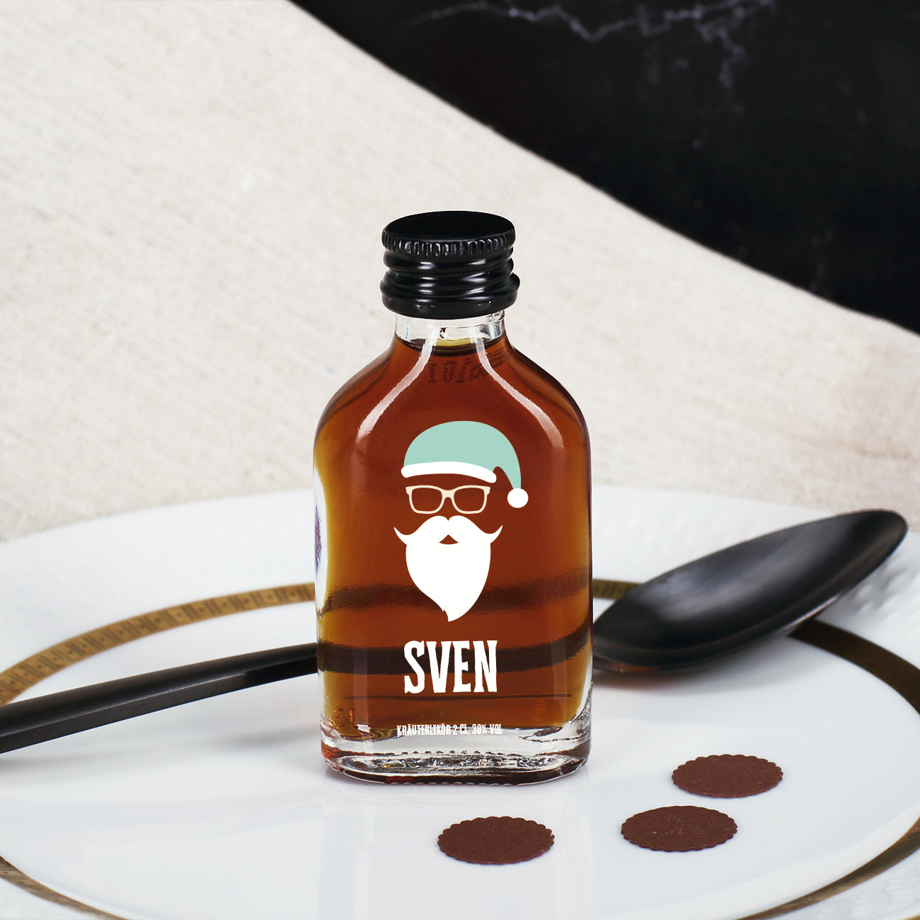 Weihnachtlicher Schnaps mit Hipster Nikolaus