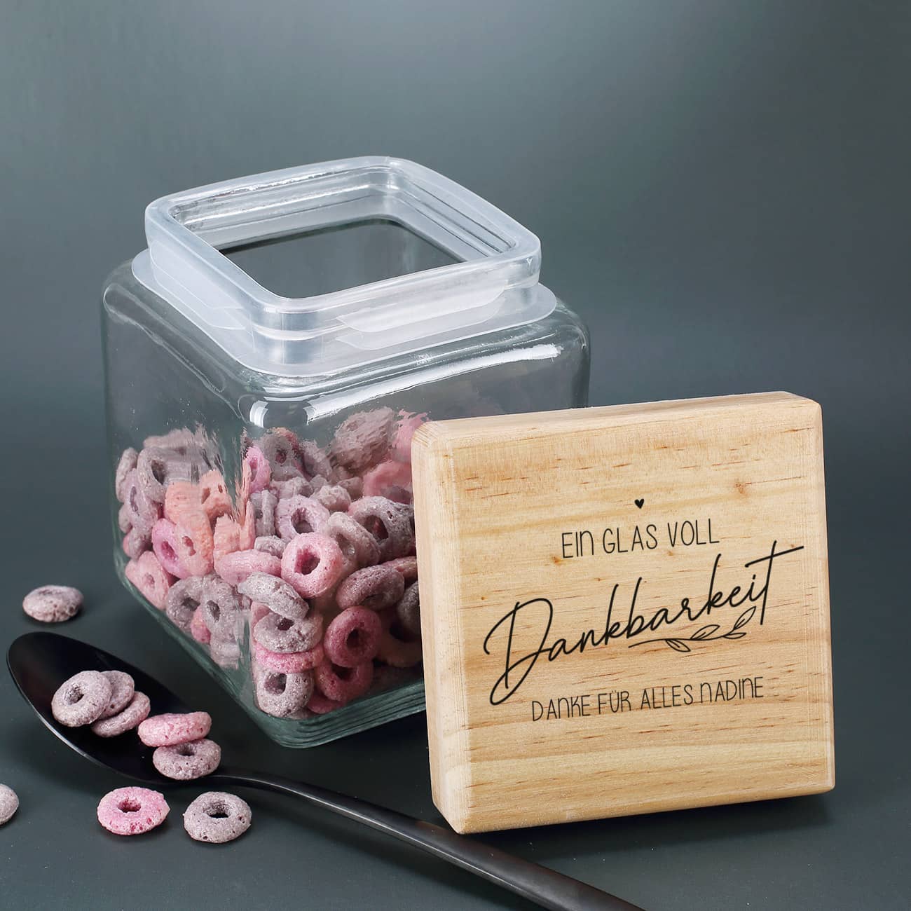 Schlicht bedrucktes Vorratsglas mit Personalisierung als Dank