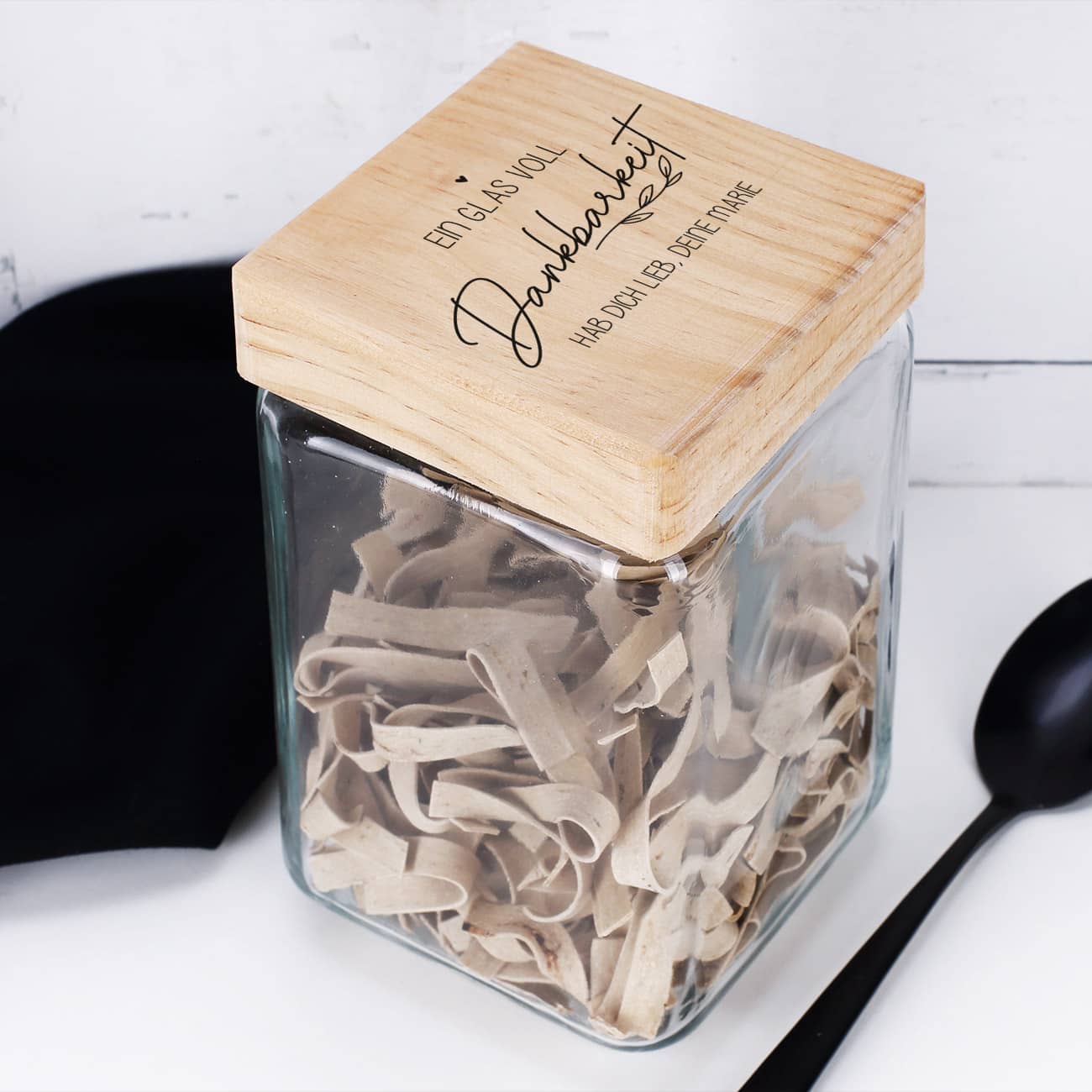 Schlicht bedrucktes Vorratsglas mit Personalisierung als Dank