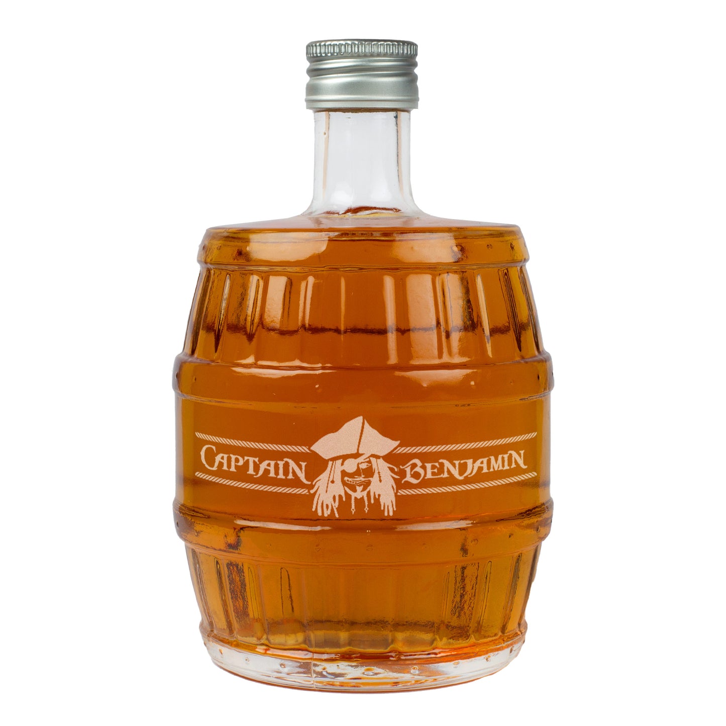 Whiskyflasche in Fassform, Gravur „Captain Benjamin“ mit Piratenkopf – personalisierte Geschenkidee