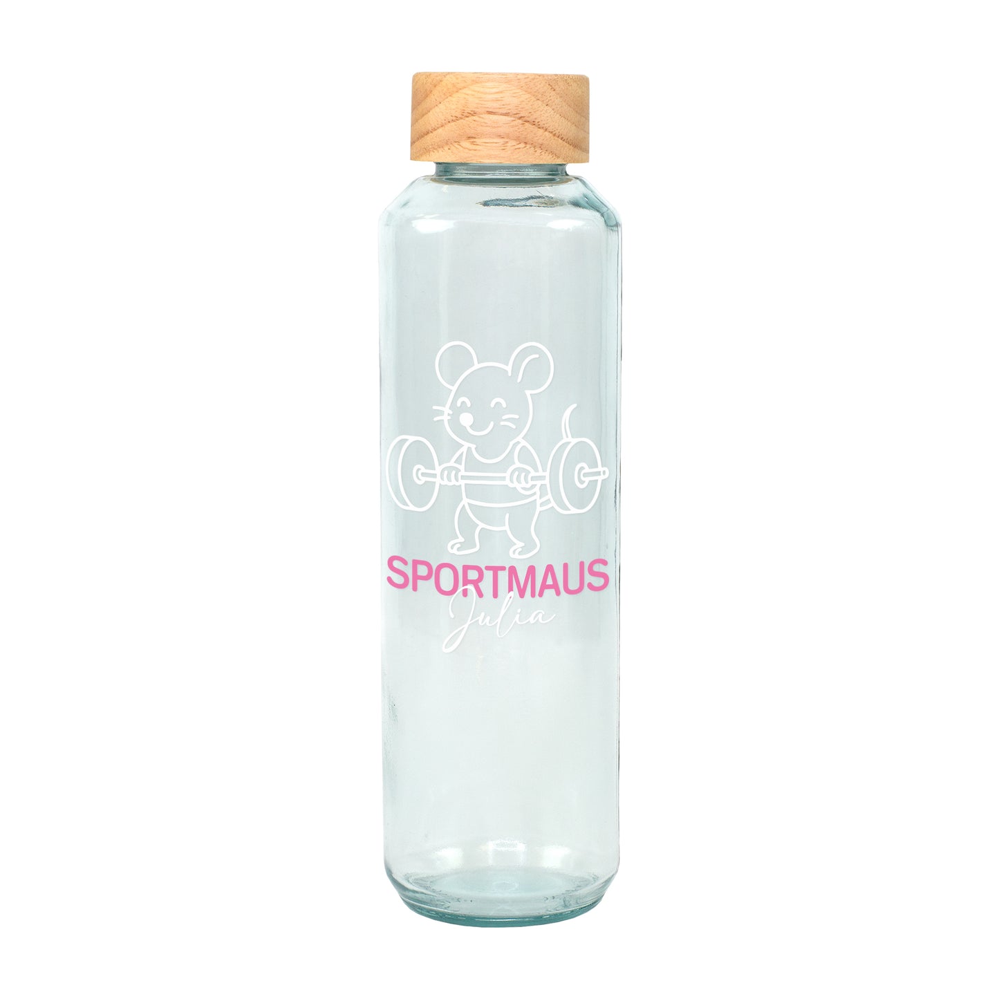 Freigestellte Glasflasche mit Sportmaus Aufdruck, Name Julia und Holzdeckel auf weißem Hintergrund