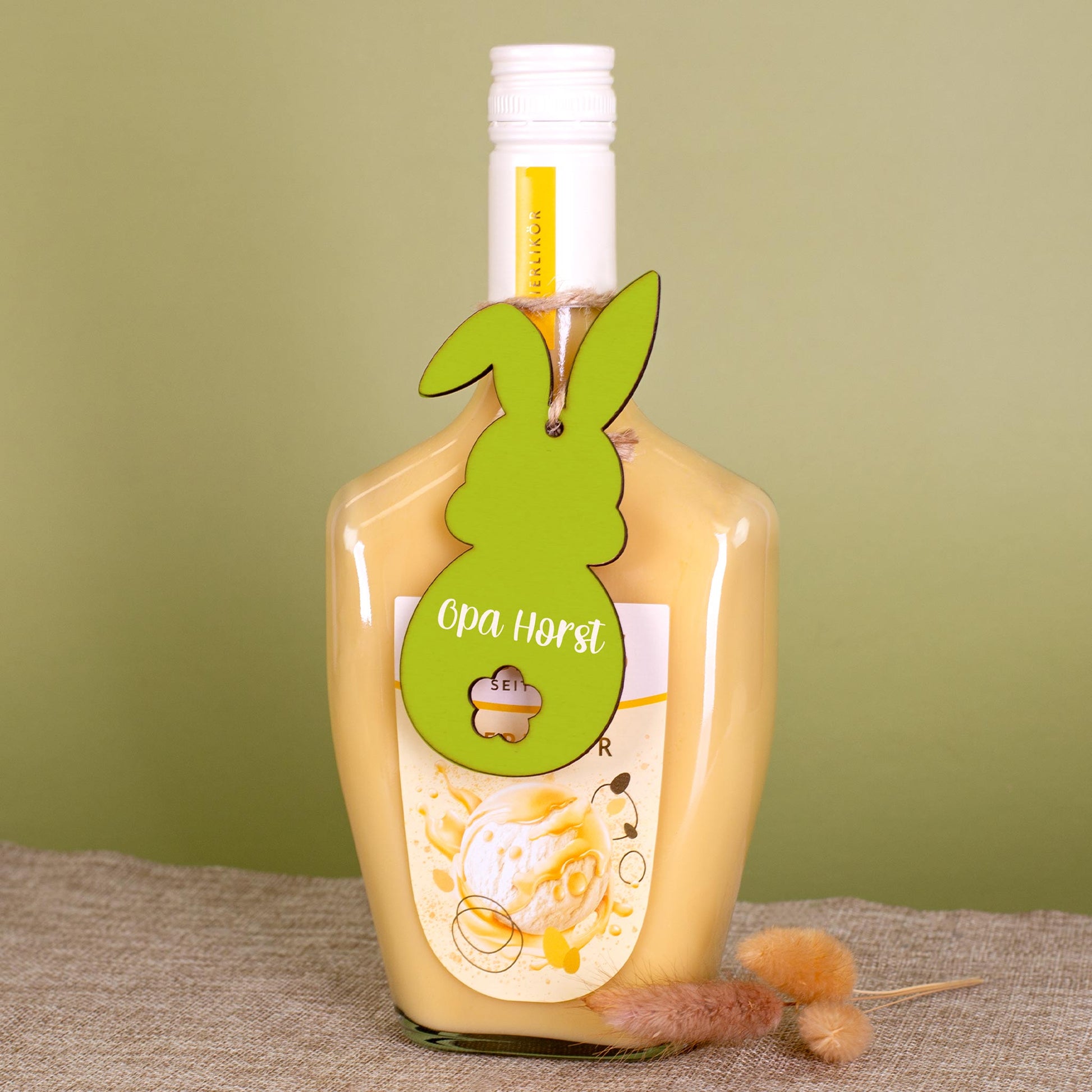 Personalisierter Holzanhänger in Grün, mit Wunschtext bedruckt 