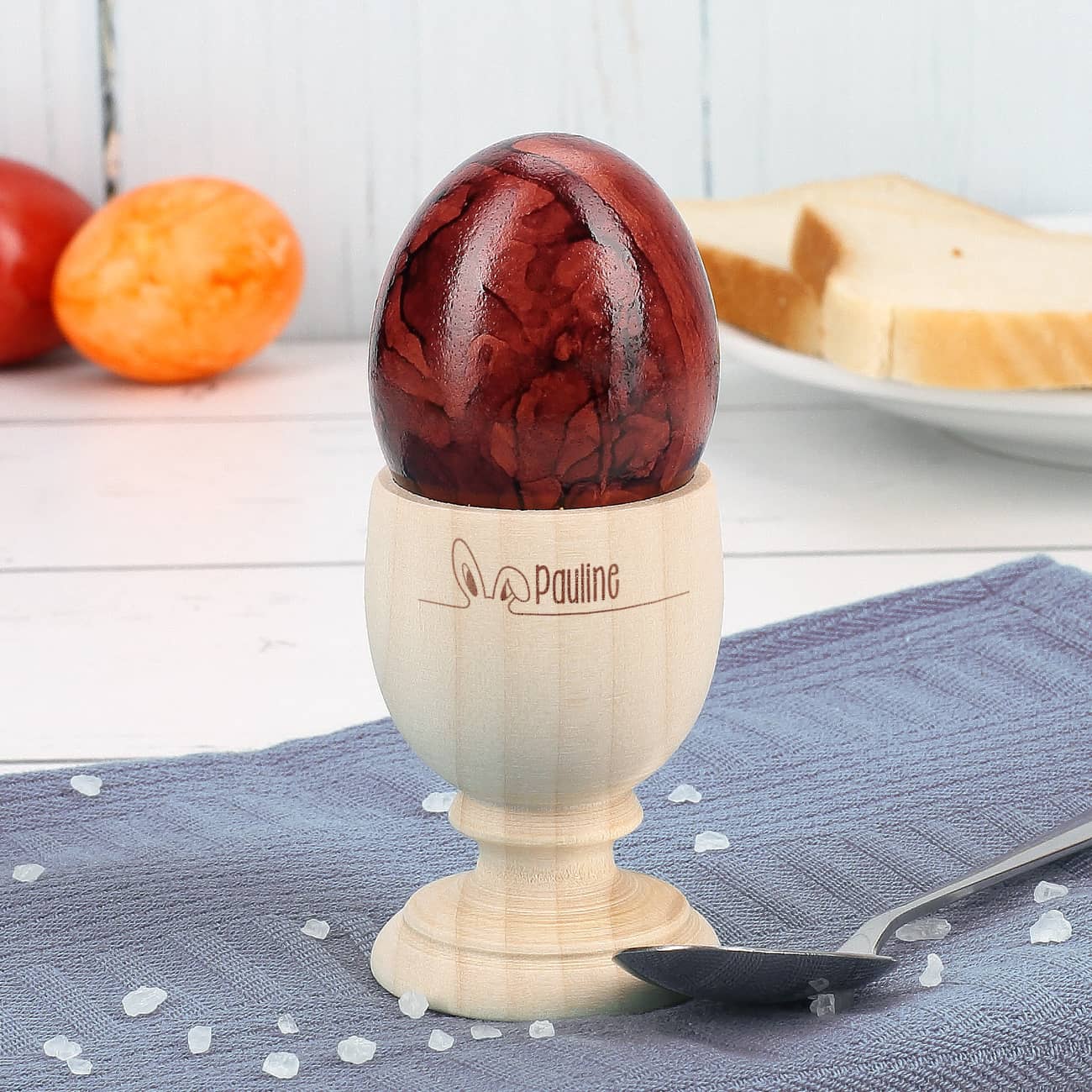 gravierter Holz-Eierbecher mit Name