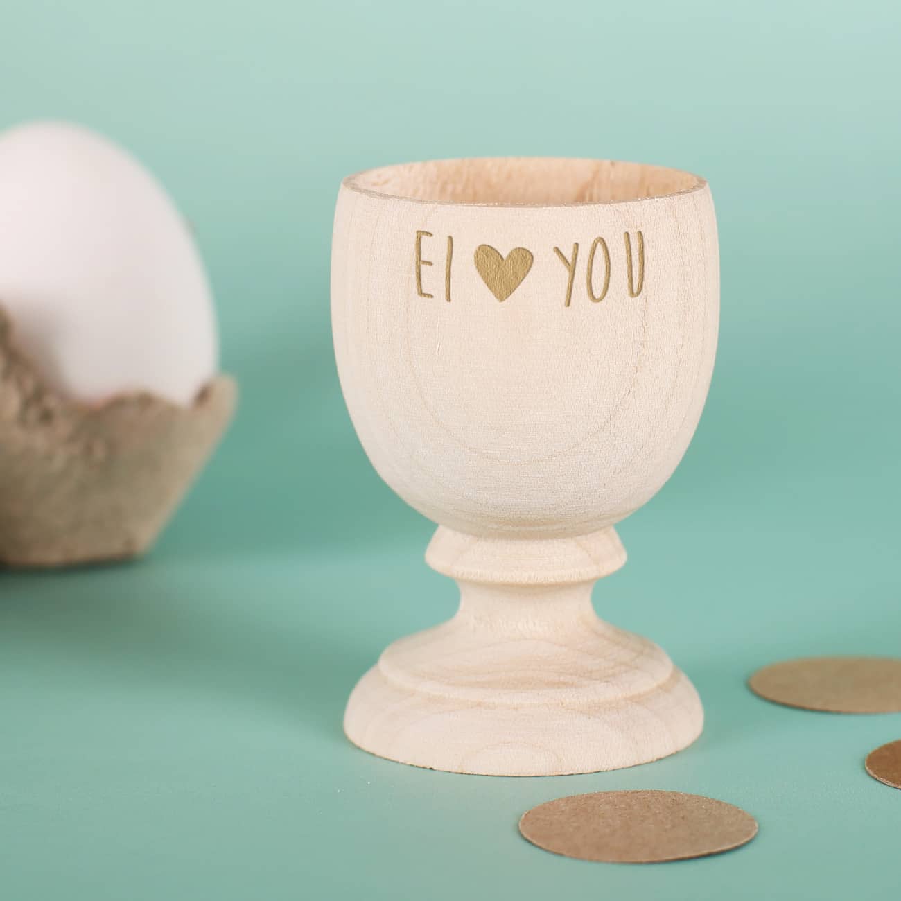 Eierbecher aus Holz Ei love you