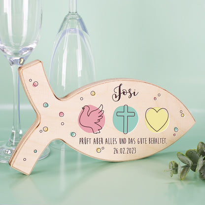Kleiner Holzfisch zur Taufe, Kommunion oder Konfirmation mit Ihren persönlichen Angaben