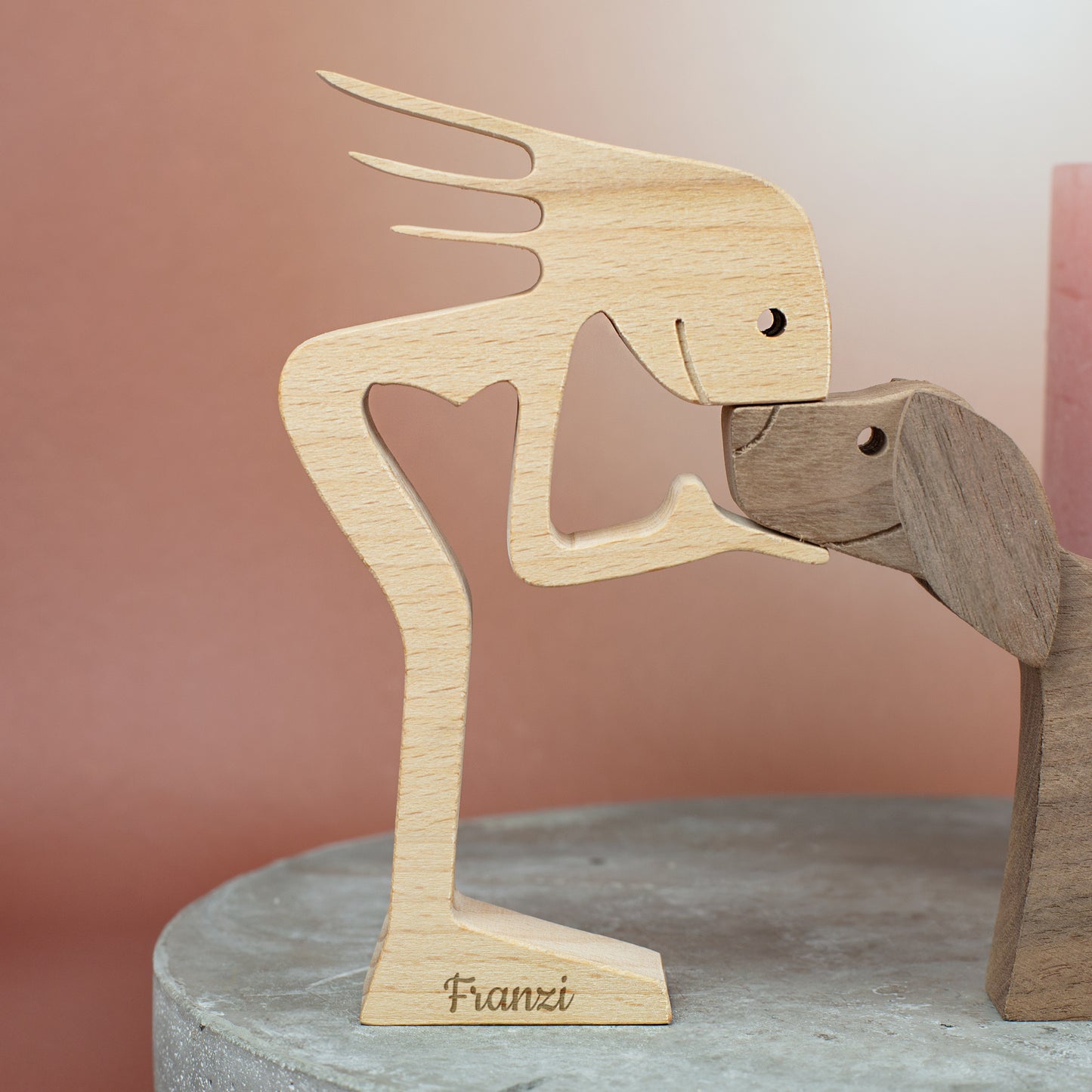 Holzfigur Frauchen & Hund mit individueller Gravur – personalisiertes Geschenk für Tierfreunde