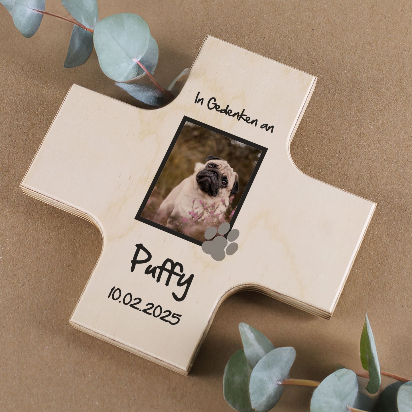 Personalisierbares Holzkreuz Trauer mit Pfotenmotiv – Erinnerung an dein Haustier