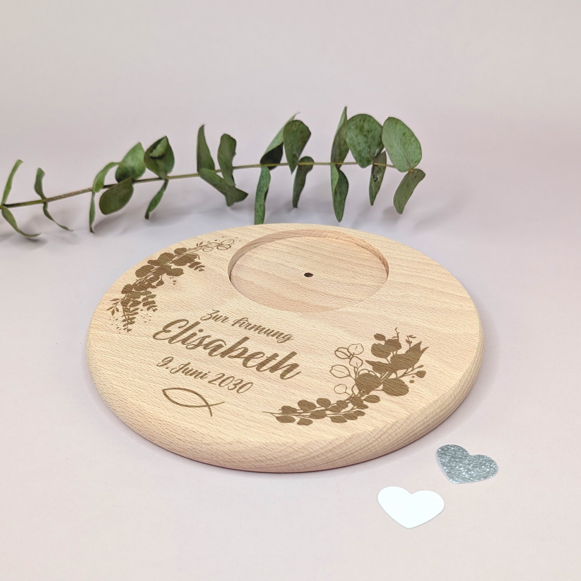 Kerzenteller Holz zur Firmung mit Fischsymbol und personalisierter Gravur