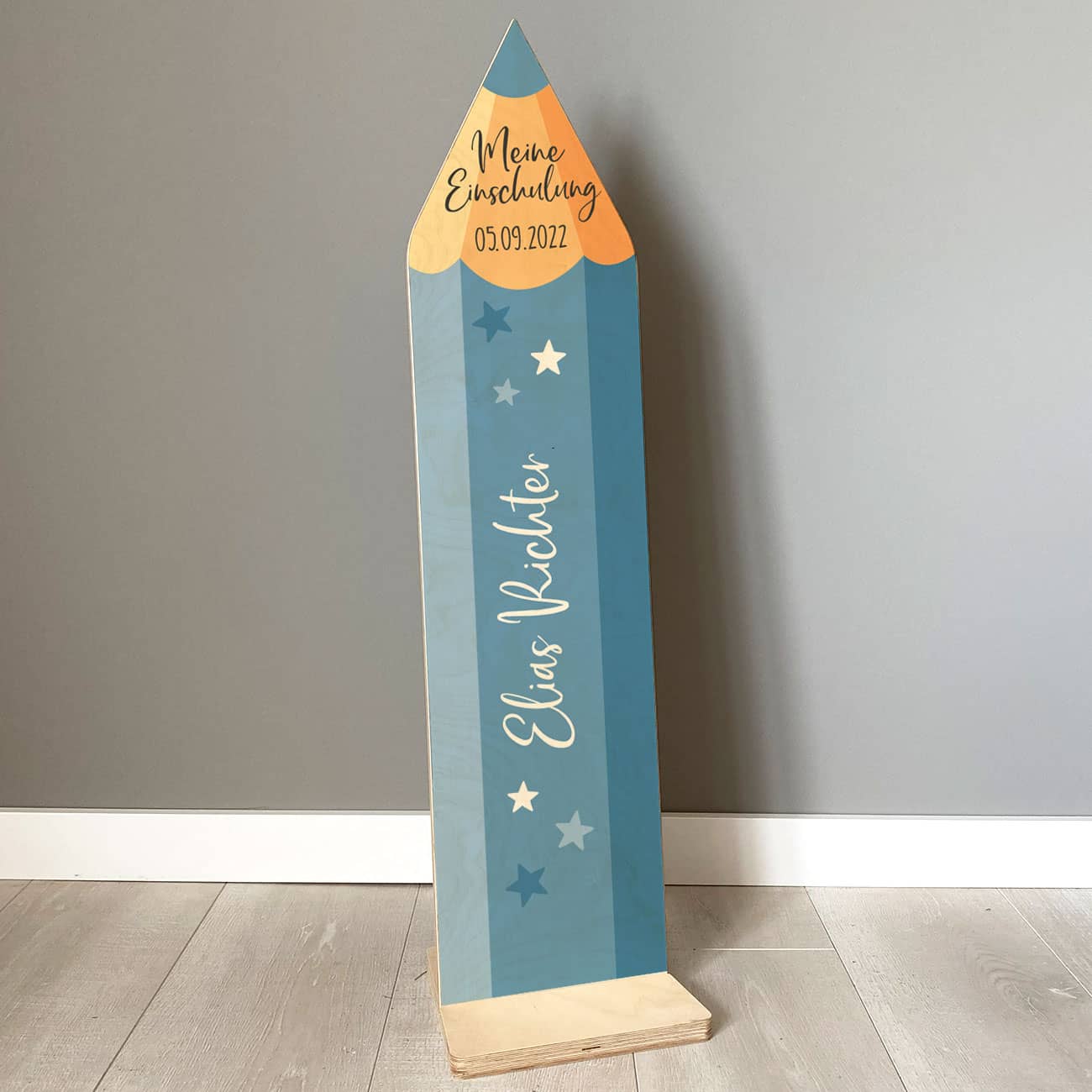 Schöner Holzaufsteller mit Standfuß zur Einschulung