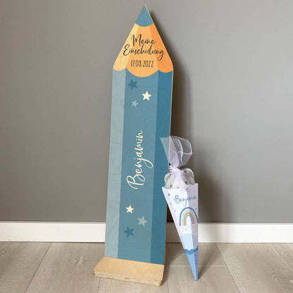 Aufsteller aus Holz mit Name und Datum personalisiert