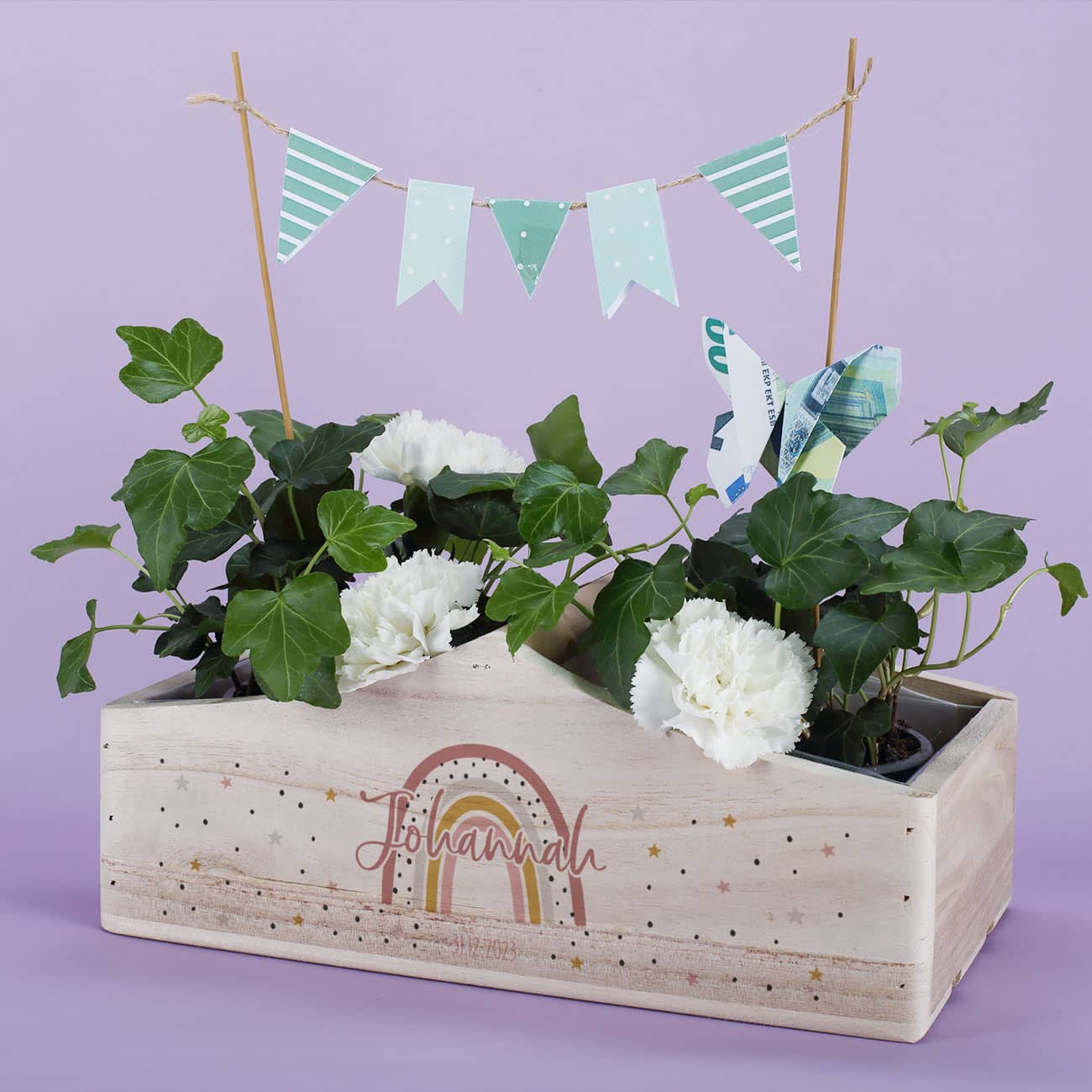 Geschenkkorb für Mädchen mit Ihrem Wunschnamen und Datum