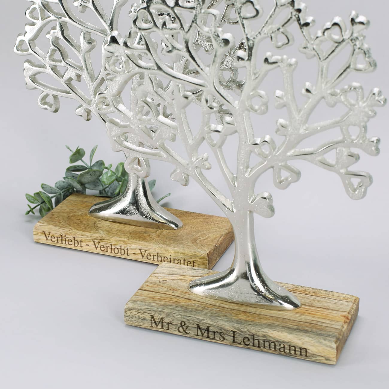 Holzsockel in unterschiedlichen Strukturen