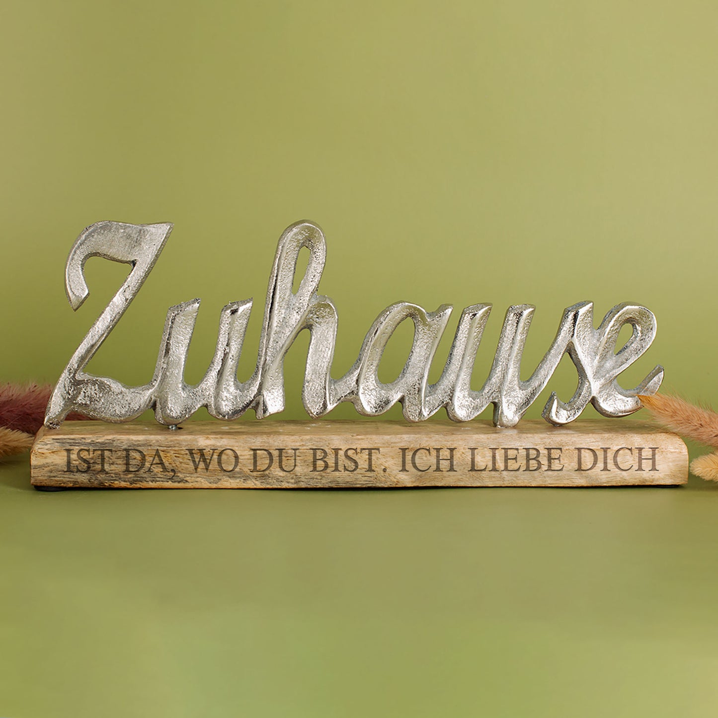 Gravierte Skulptur "Zuhause" mit Wunschtext - Dekoration aus Aluminium mit Holzsockel