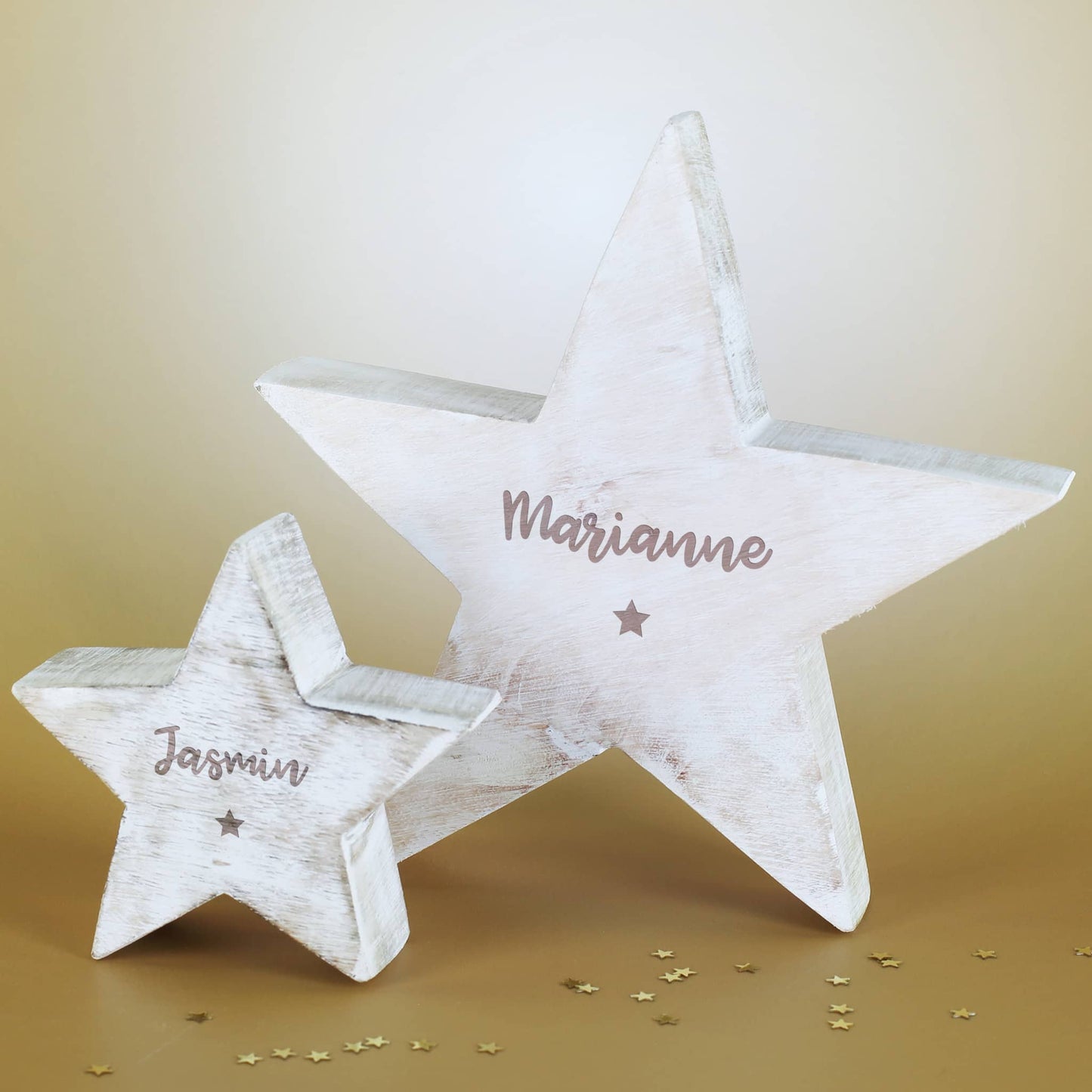 Holzstern als persönliche Weihnachtsdekoration