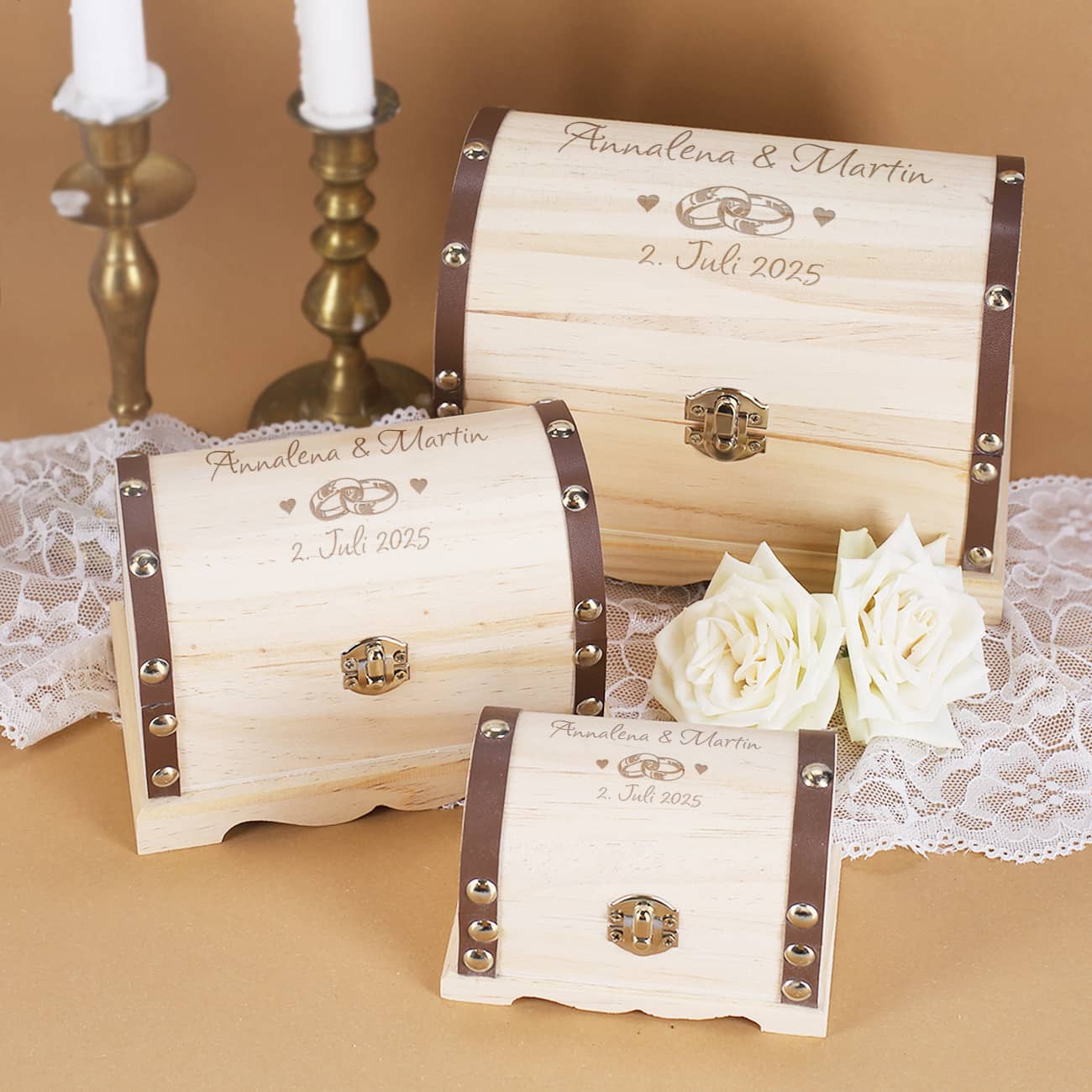 Schatztruhe zur Hochzeit mit persönlicher Gravur und Ring-Motiv